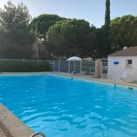 Apartment Piscine Proche Village Naturiste - Pinede